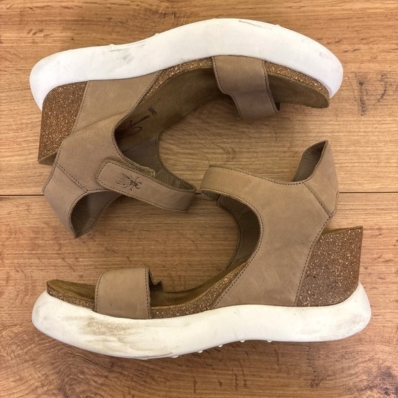 FLY LONDON‎ Self Fastener Sandals GOGO967FLY Size 38 Beige Cork Platform Wedge - Picture 7 of 11